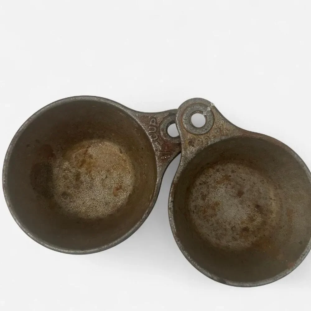 Vintage Americana Style measuring Cups